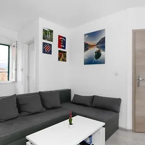  Apartment Duje